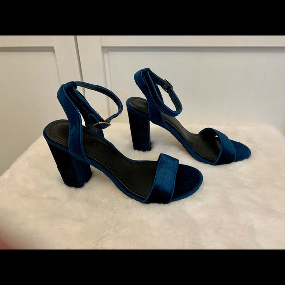 Sandro Paris block heels blue velvet buckle closure at ankles Size 6 - Picture 8 of 12